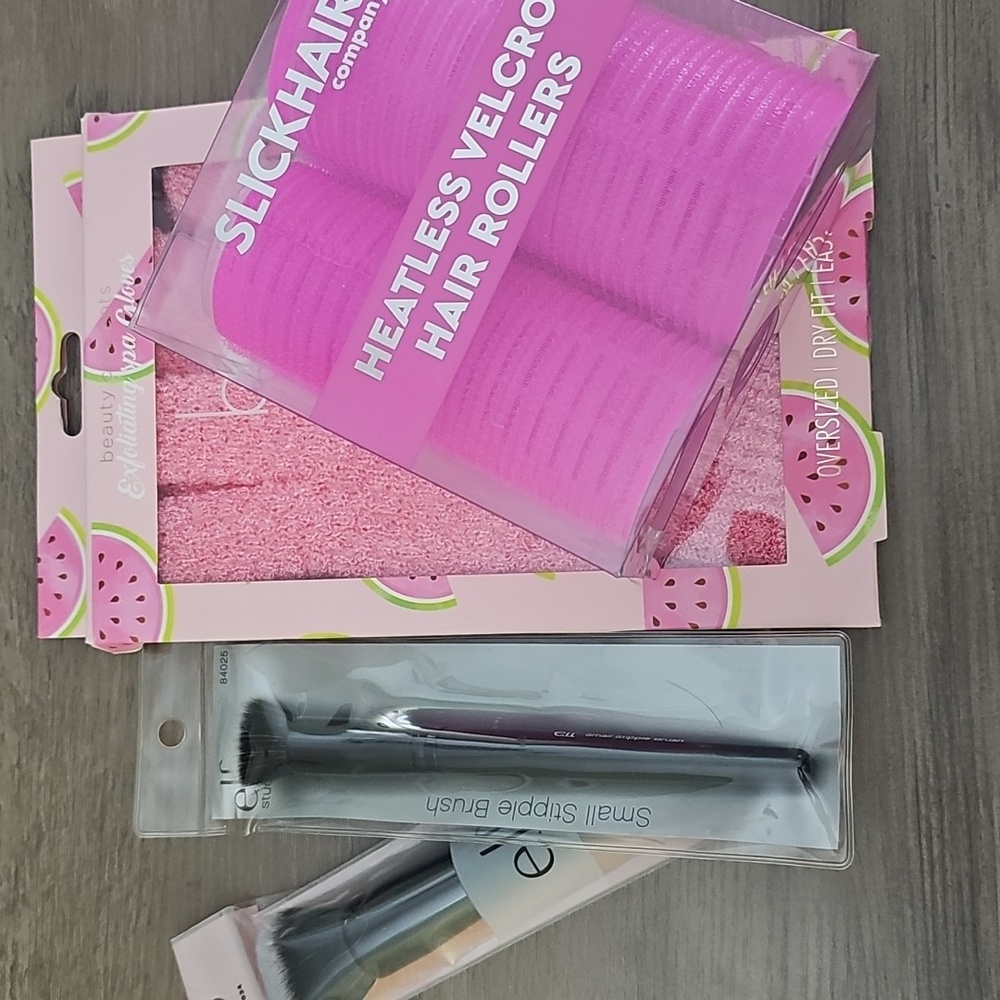 Bundle - Velcro Rollers, Exfolianting Gloves, 2 Brushes - All New